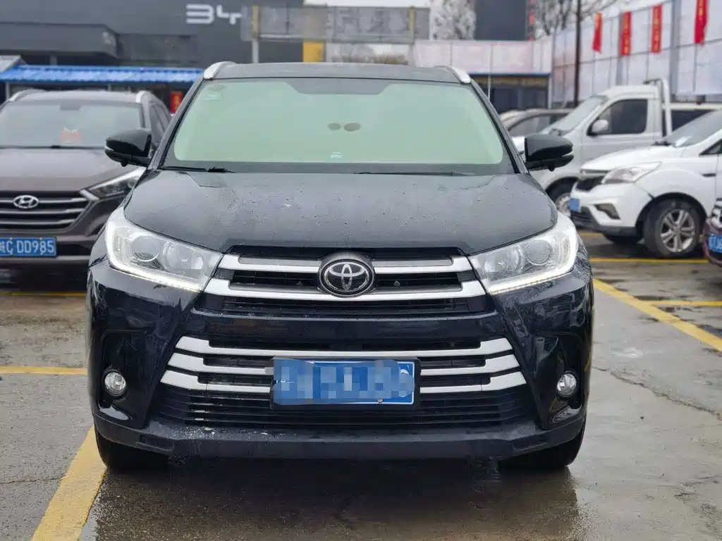 TOYOTA HIGHLANDER