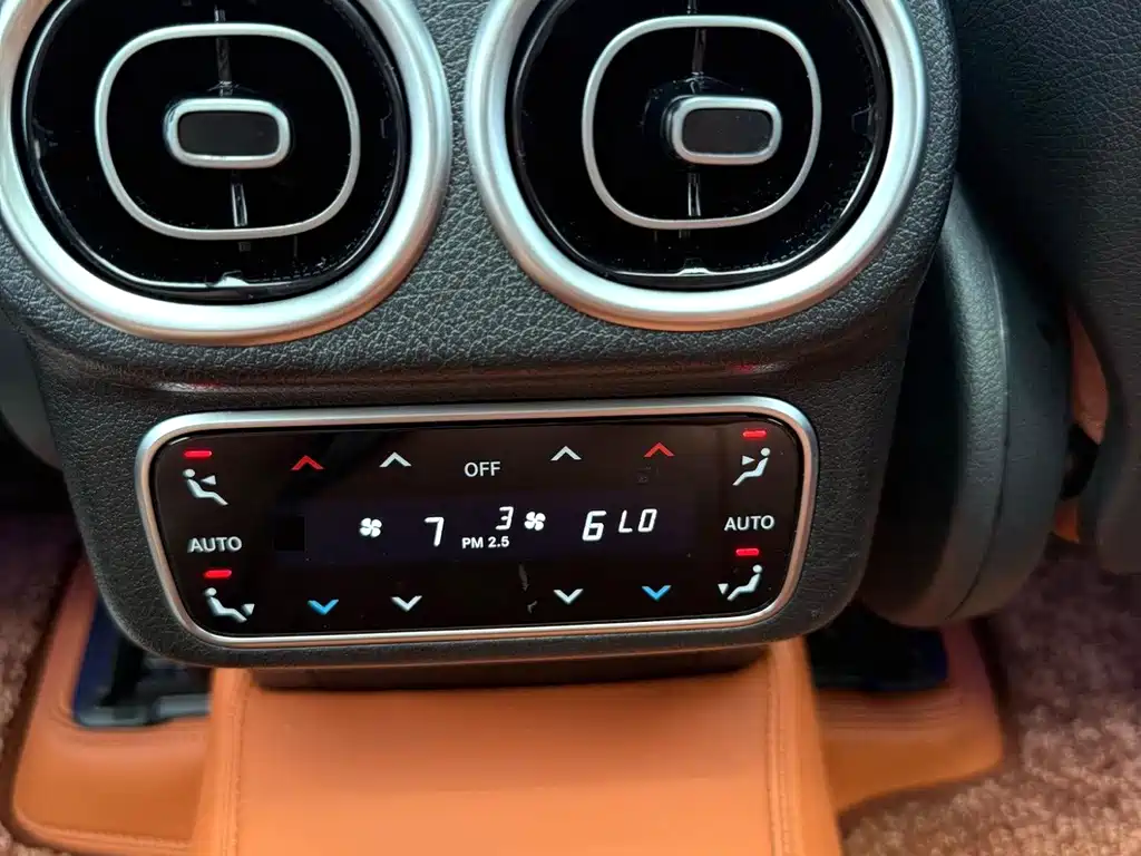 Mercedes-Benz GLC 2024 GLC 260 L 4MATIC 5 мест