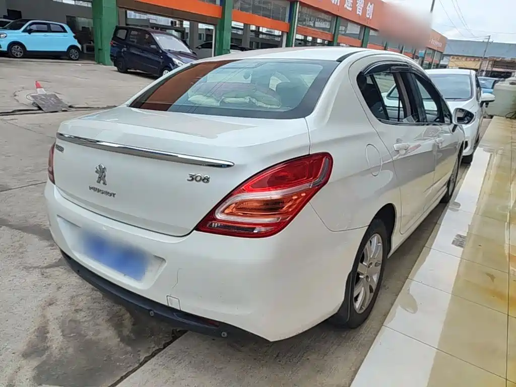 Peugeot 308 — миниатюра 7