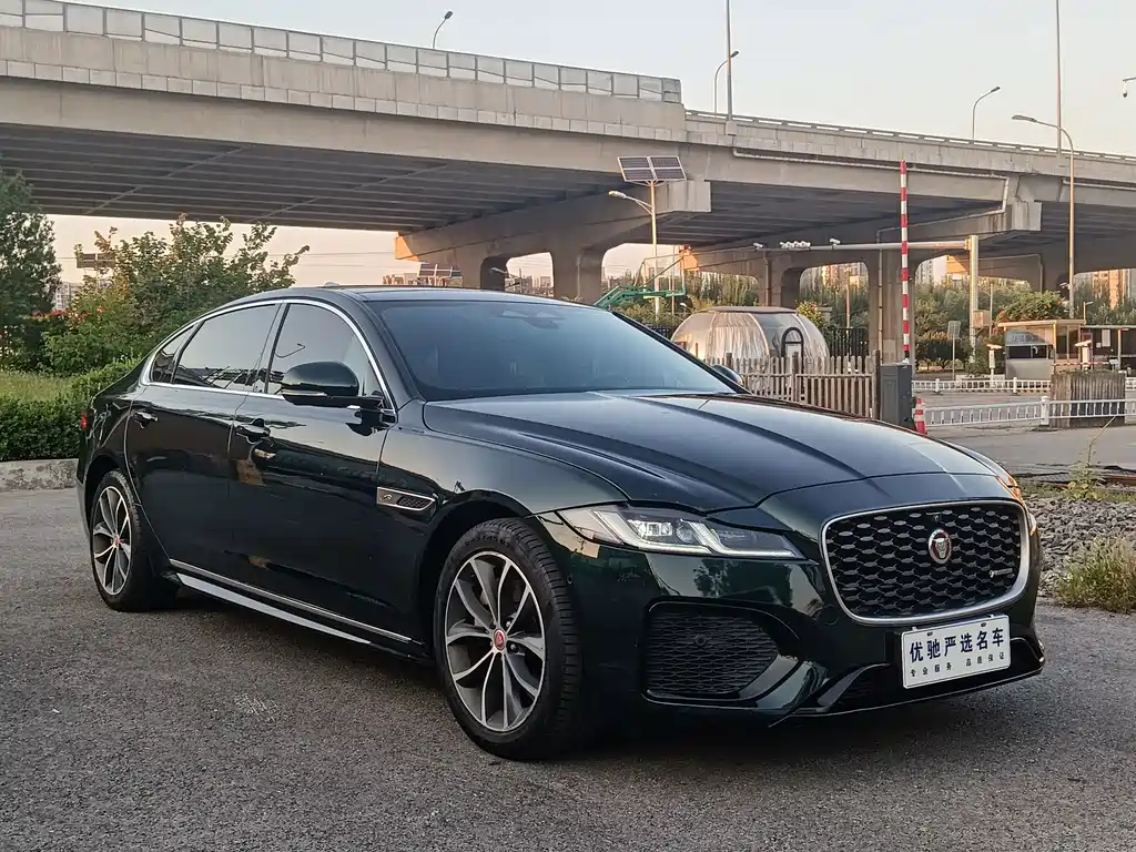 Jaguar XFL — миниатюра 4