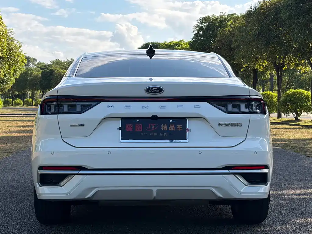 Ford Mondeo — миниатюра 5