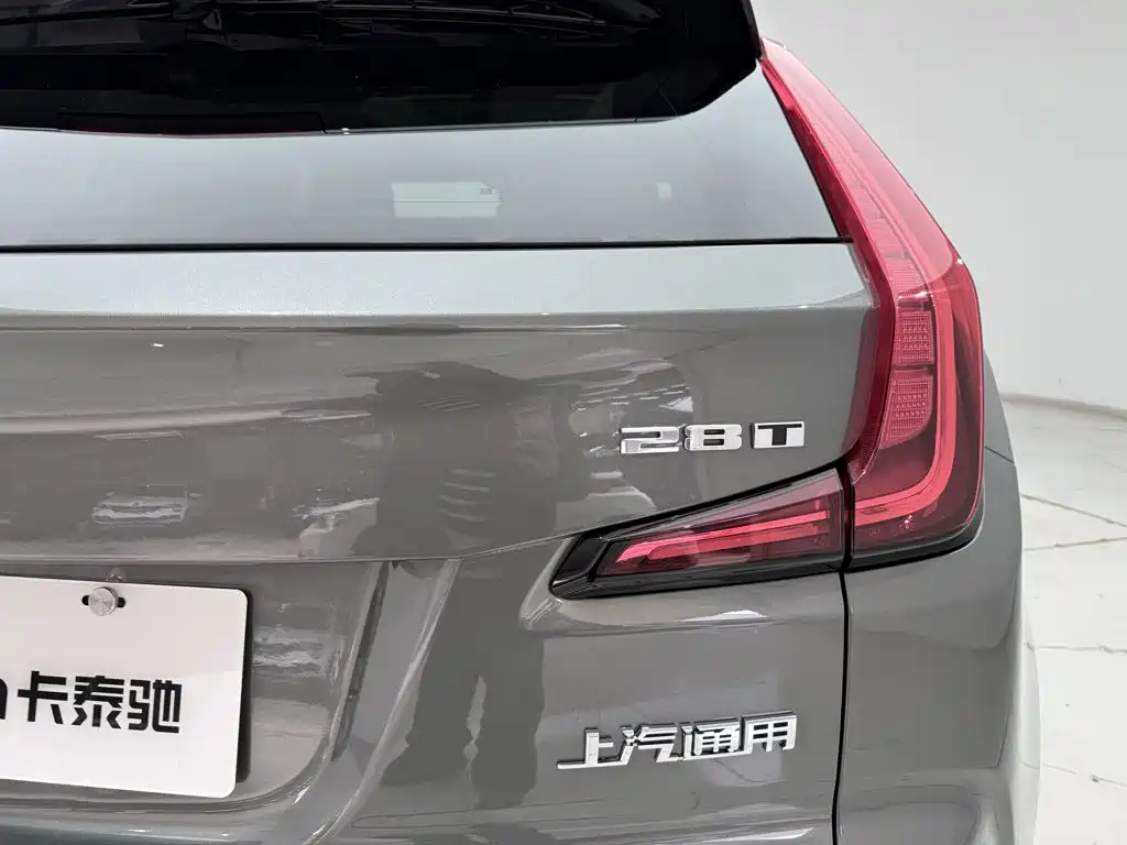 Cadillac XT4 — миниатюра 10