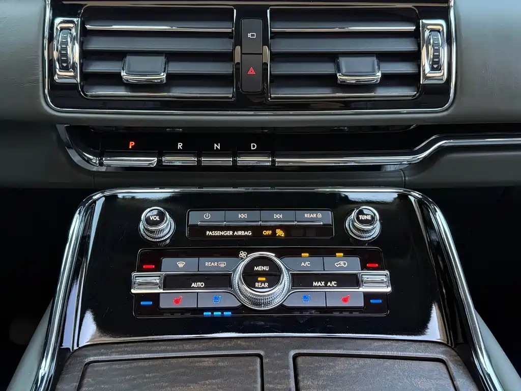 Lincoln Navigator — миниатюра 13