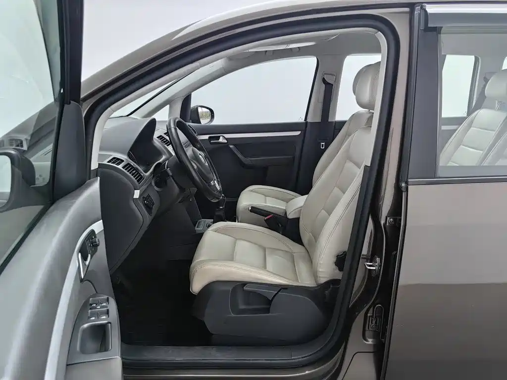 Volkswagen Touran — миниатюра 10