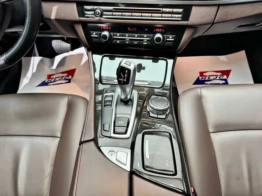 BMW 5 Series — миниатюра 12