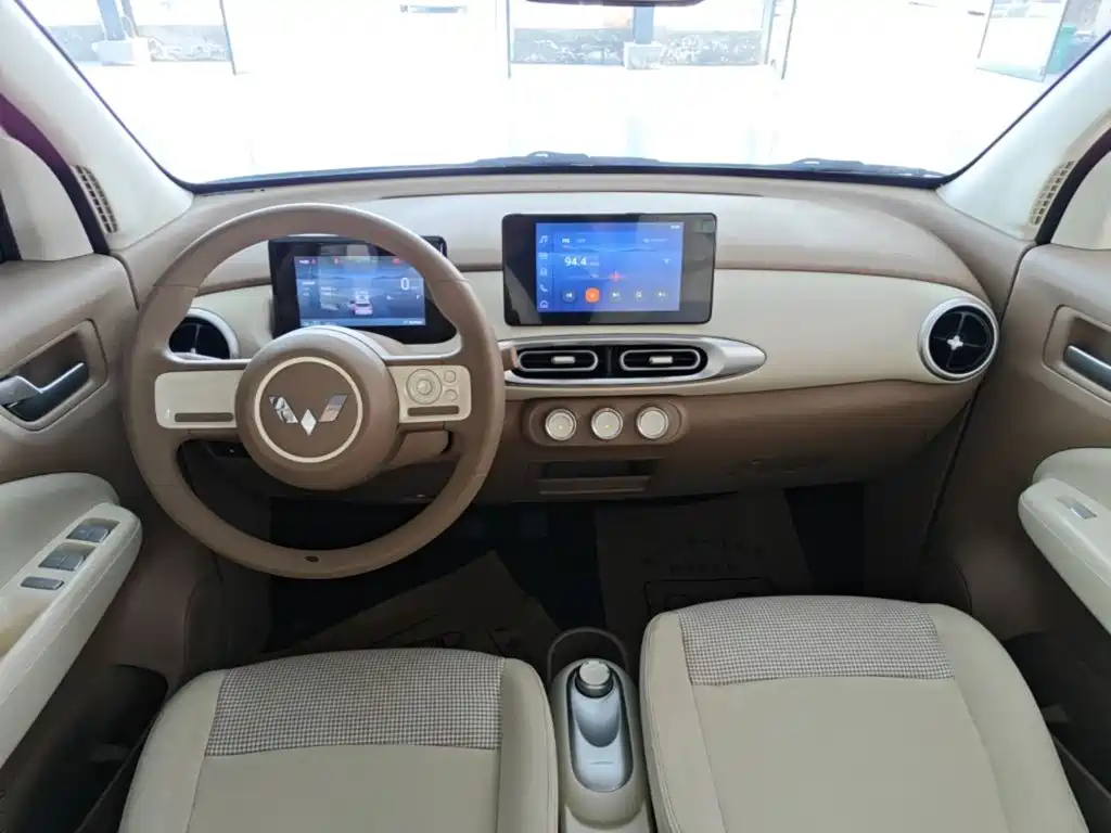Wuling MINIEV — миниатюра 10