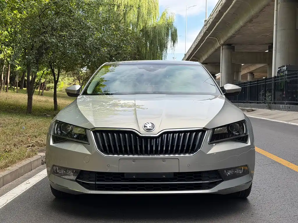 Skoda Superb — миниатюра 2
