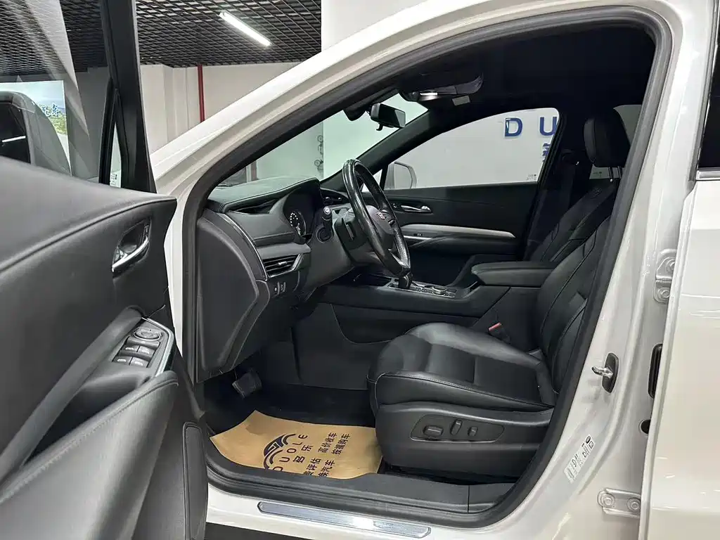 Cadillac XT4 28T 2WD Luxury Type, фото 5