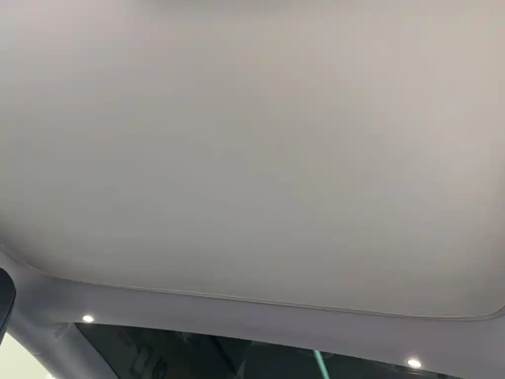 Tesla Model 3 — миниатюра 14