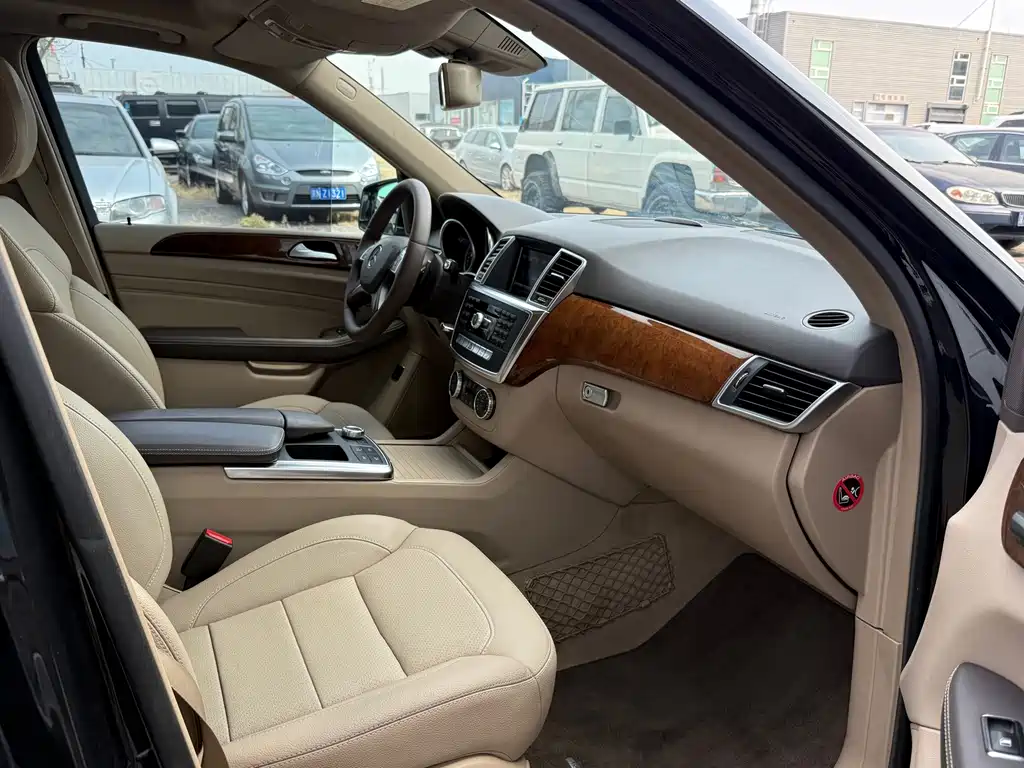 Mercedes-Benz M-Class — миниатюра 9
