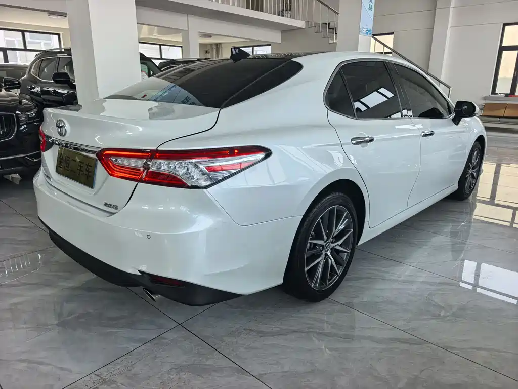 Toyota Camry 2023 2.5G Luxury