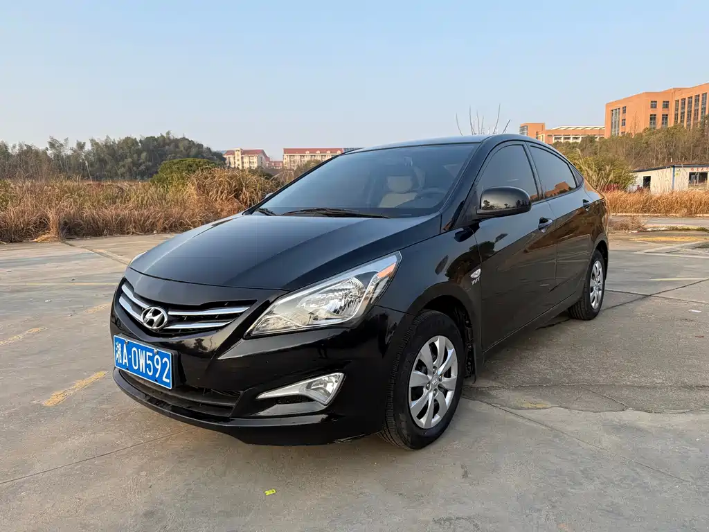 Hyundai Verna 2015