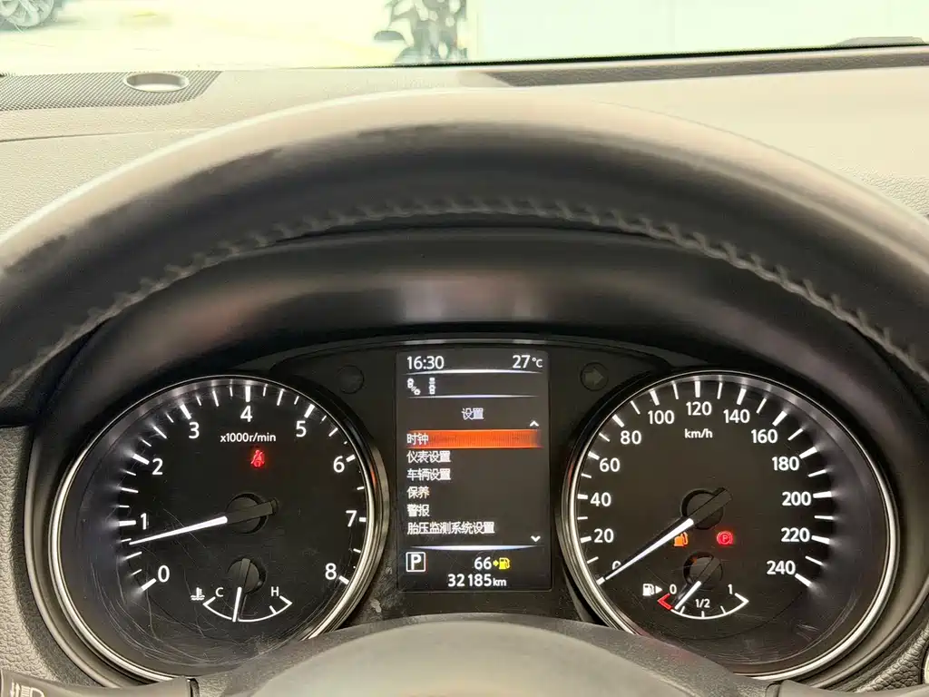Nissan Qashqai — миниатюра 11