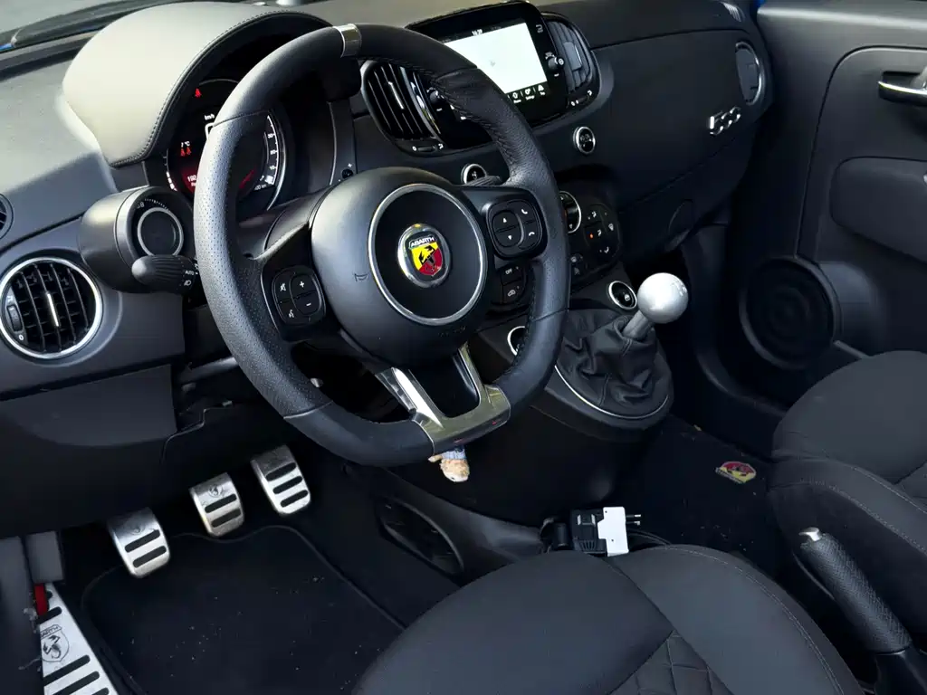 Abarth 595 2023 1.4T MT