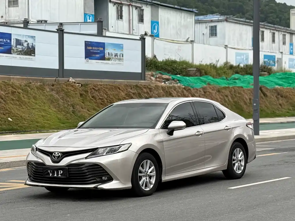 Купить Toyota Camry