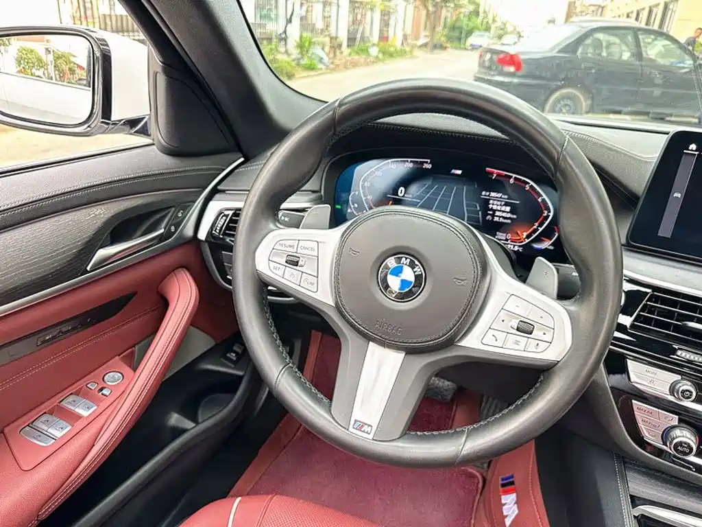 BMW 5 Series — миниатюра 14