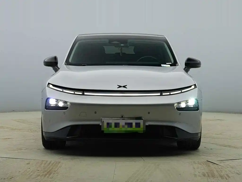XPeng P7 — миниатюра 2