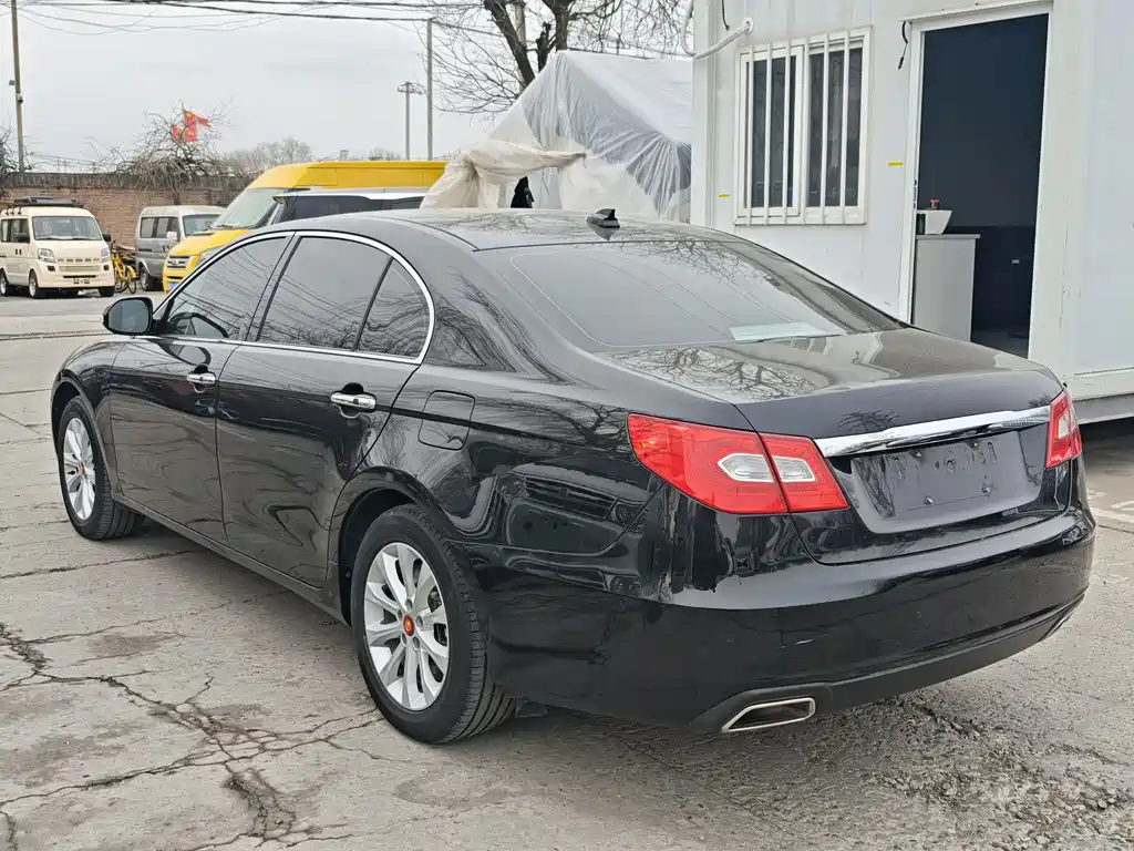 Hongqi H7 2015 2.0T Luxury