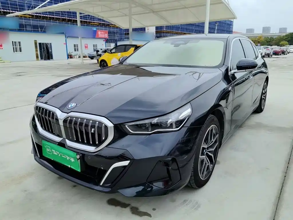 BMW i5