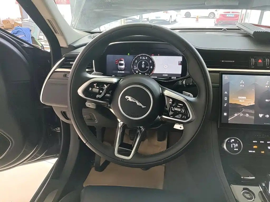 Jaguar XFL — миниатюра 11