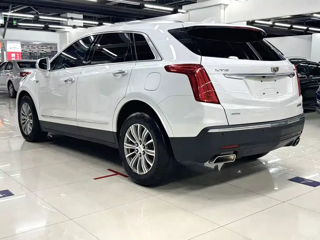 Cadillac XT5 — миниатюра 5