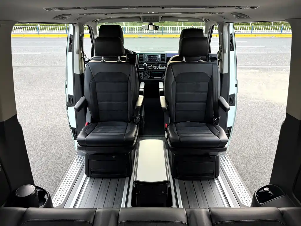 Volkswagen Multivan — миниатюра 13