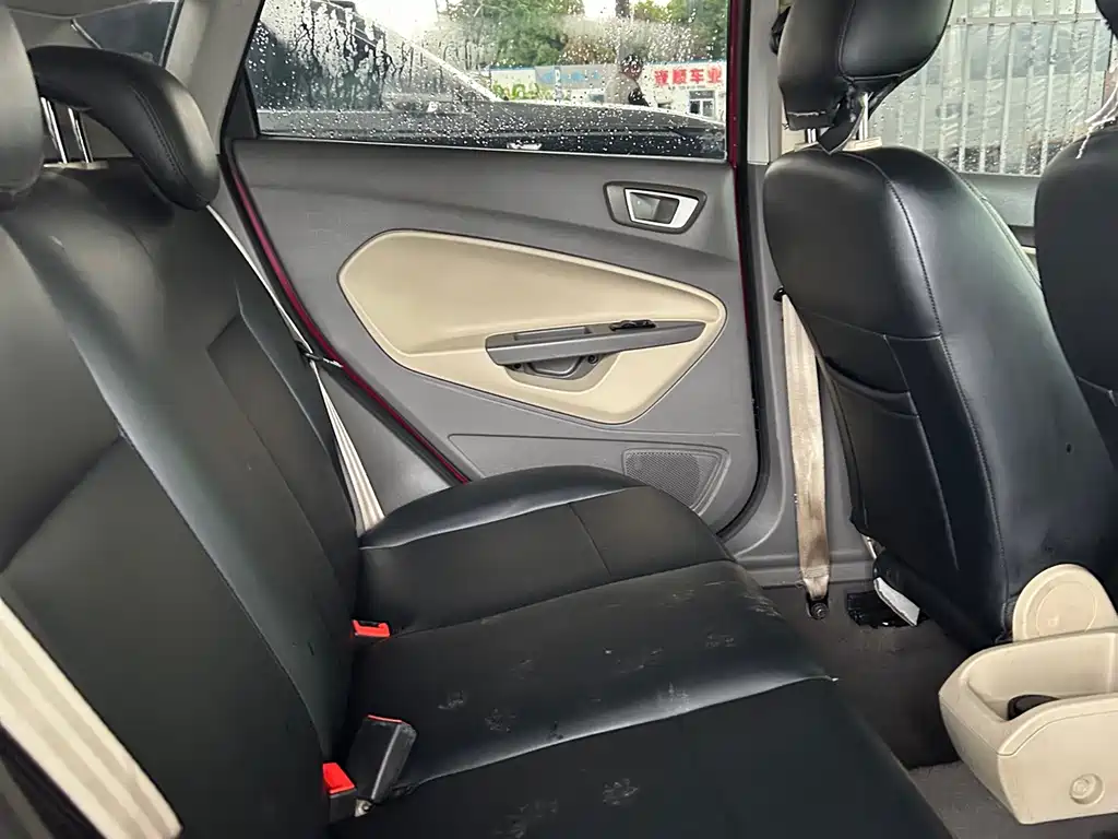 Ford Fiesta — миниатюра 12