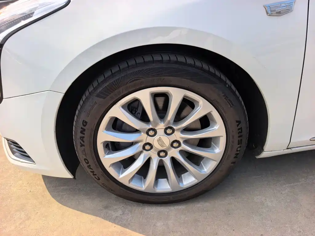 Cadillac XTS — миниатюра 8