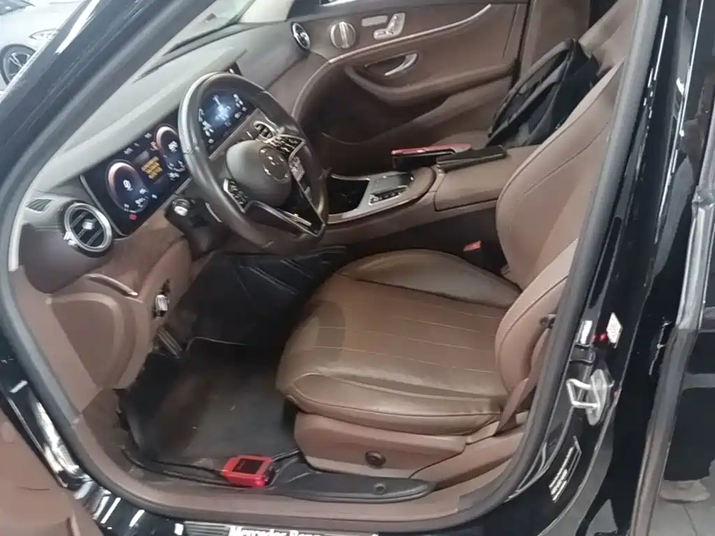 Mercedes-Benz E-Class — миниатюра 15