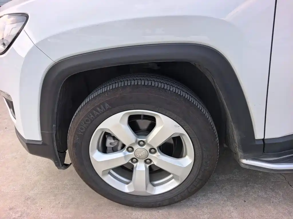Jeep Compass — миниатюра 8