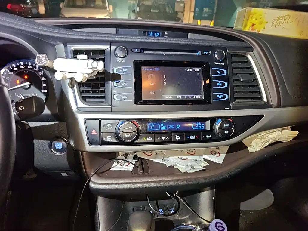 Toyota Highlander — миниатюра 9