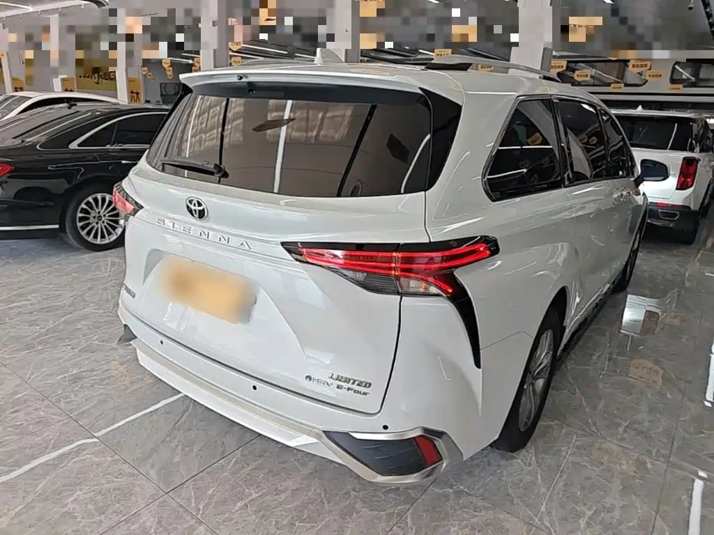 Toyota Sienna — миниатюра 7