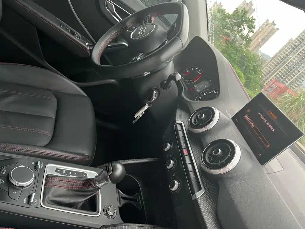 Audi Q2L — миниатюра 10