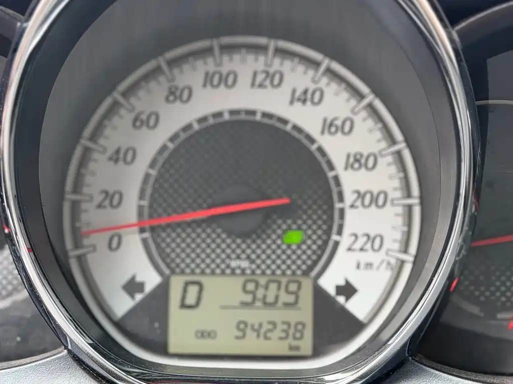 Toyota Yaris L — миниатюра 11