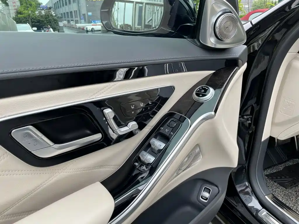 Mercedes-Benz S-Class — миниатюра 11