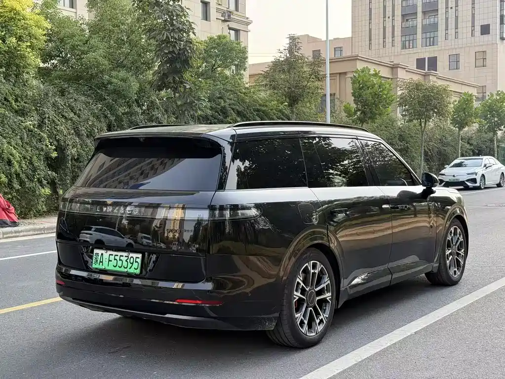 Lynk & Co 900 — миниатюра 9