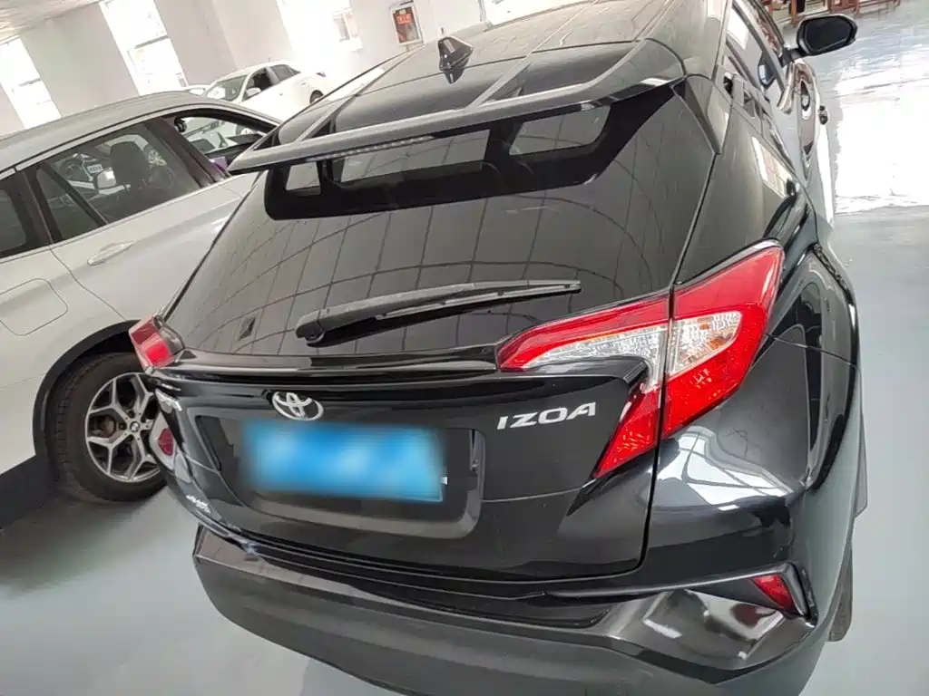 Toyota IZOA — миниатюра 6