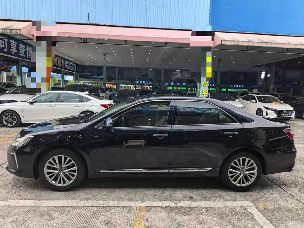 Toyota Camry — миниатюра 5