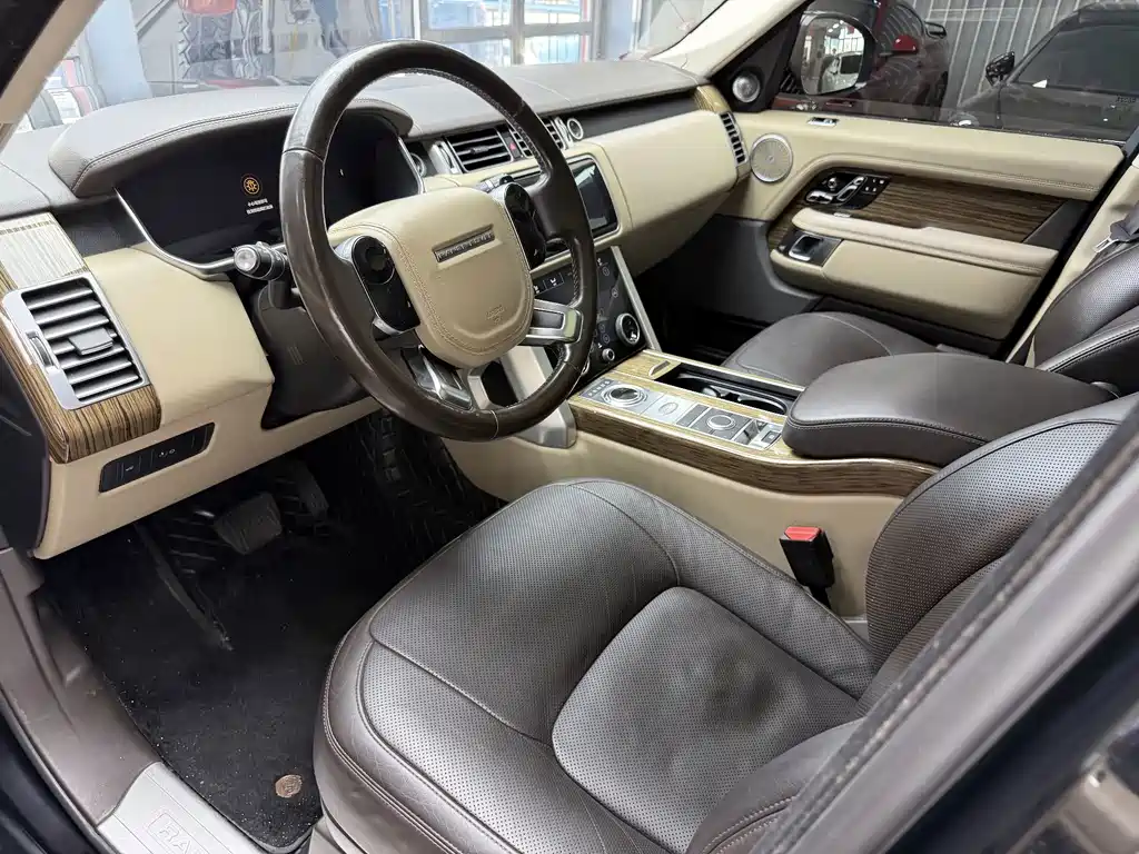Land Rover Range Rover — миниатюра 7