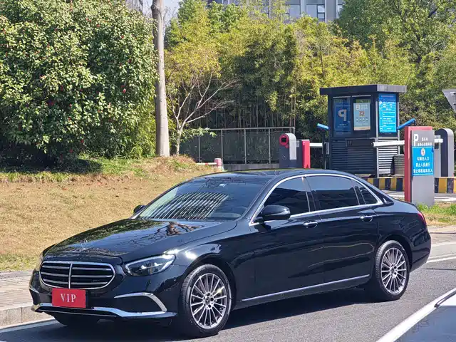 MERCEDES-BENZ E CLASS