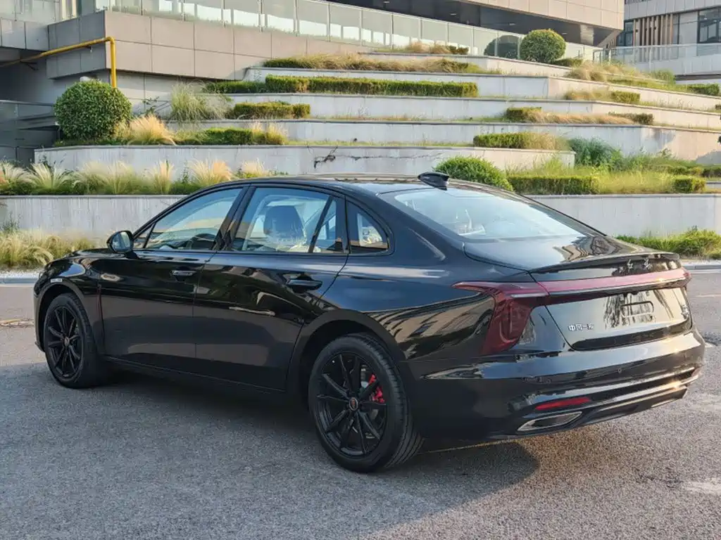 Hongqi Hongqi H5 — миниатюра 6