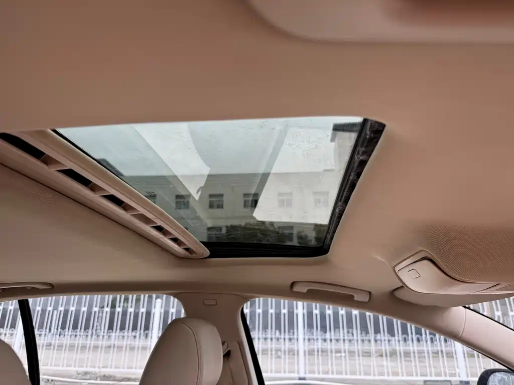 Skoda Superb — миниатюра 14