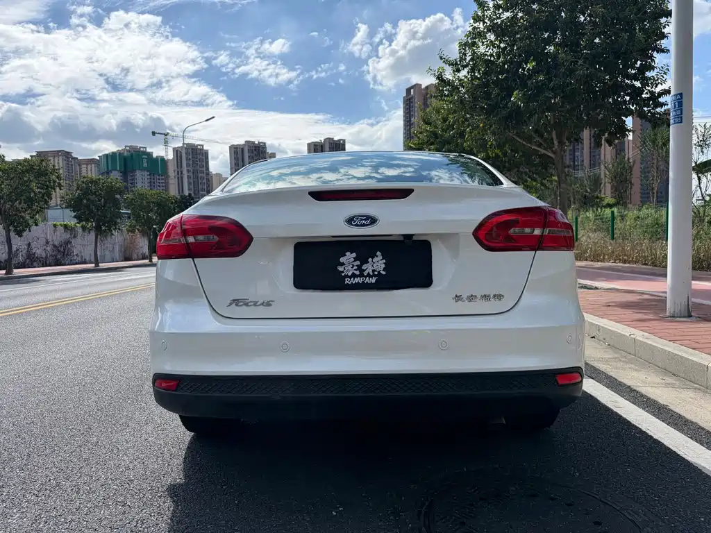Ford Focus — миниатюра 6