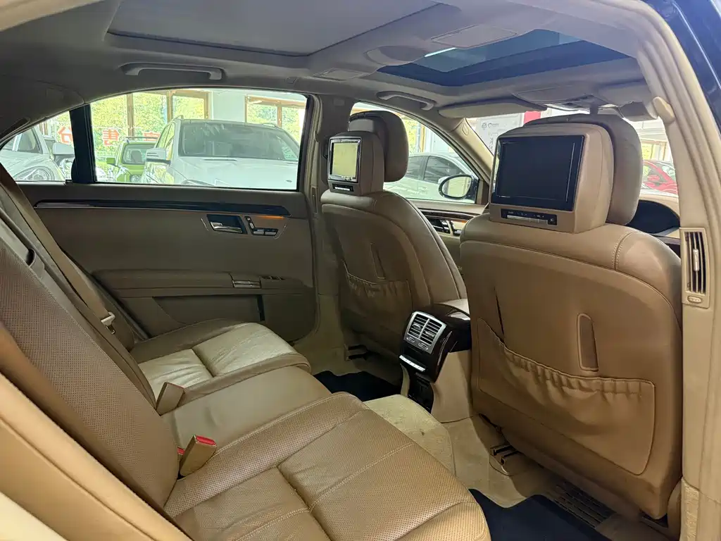 Mercedes-Benz S-Class — миниатюра 24