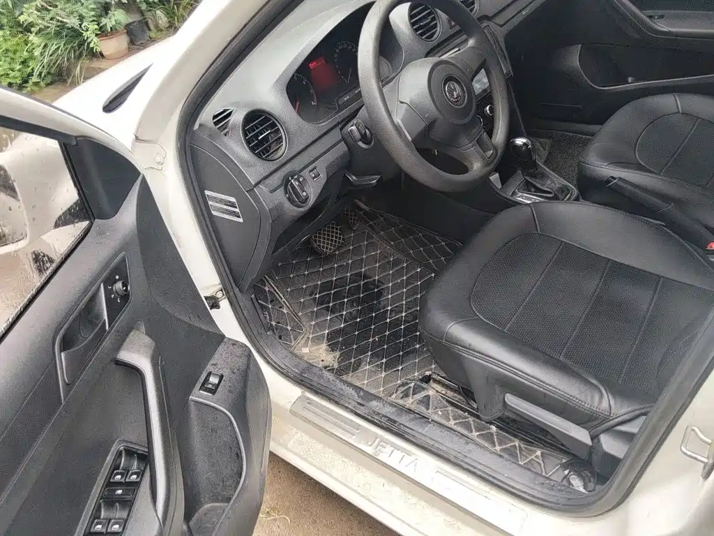 Volkswagen Jetta — миниатюра 14