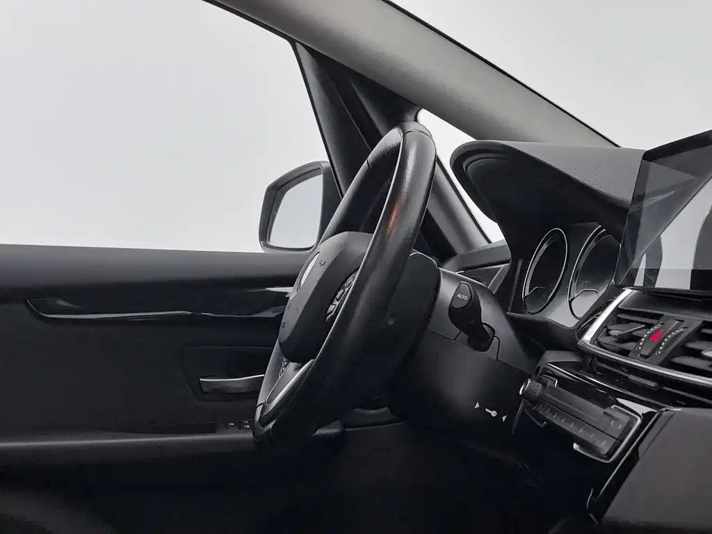 BMW 2 Series Active Tourer — миниатюра 22