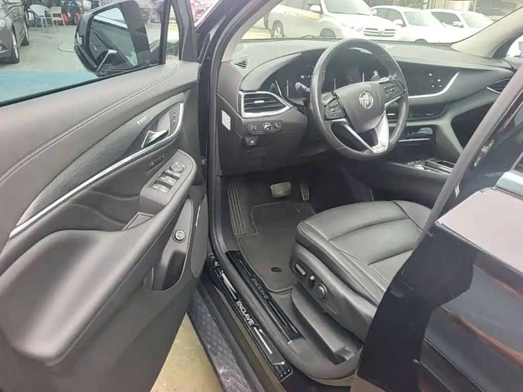 Buick Enclave — миниатюра 16