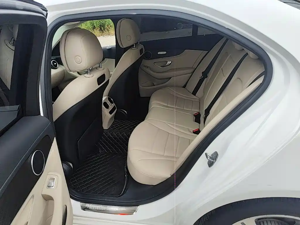 Mercedes-Benz C-Class — миниатюра 17