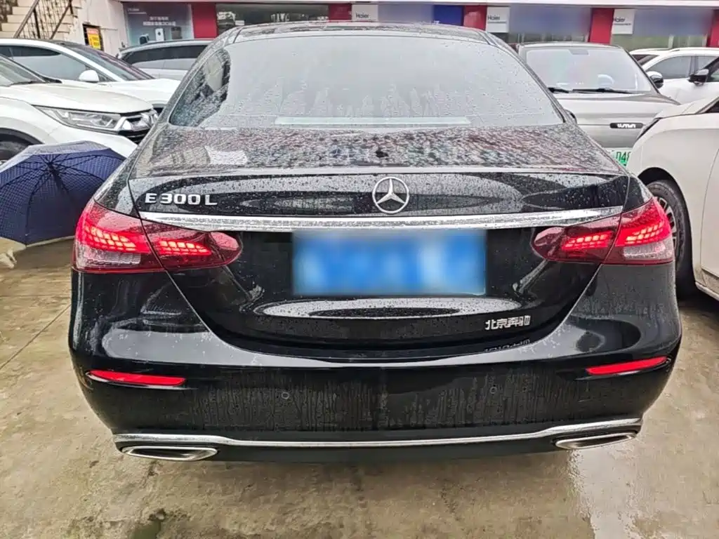 Mercedes-Benz E-Class — миниатюра 6