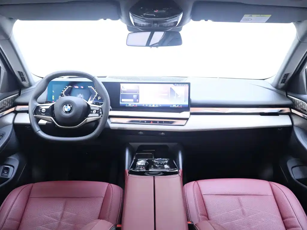 BMW 5 Series — миниатюра 13